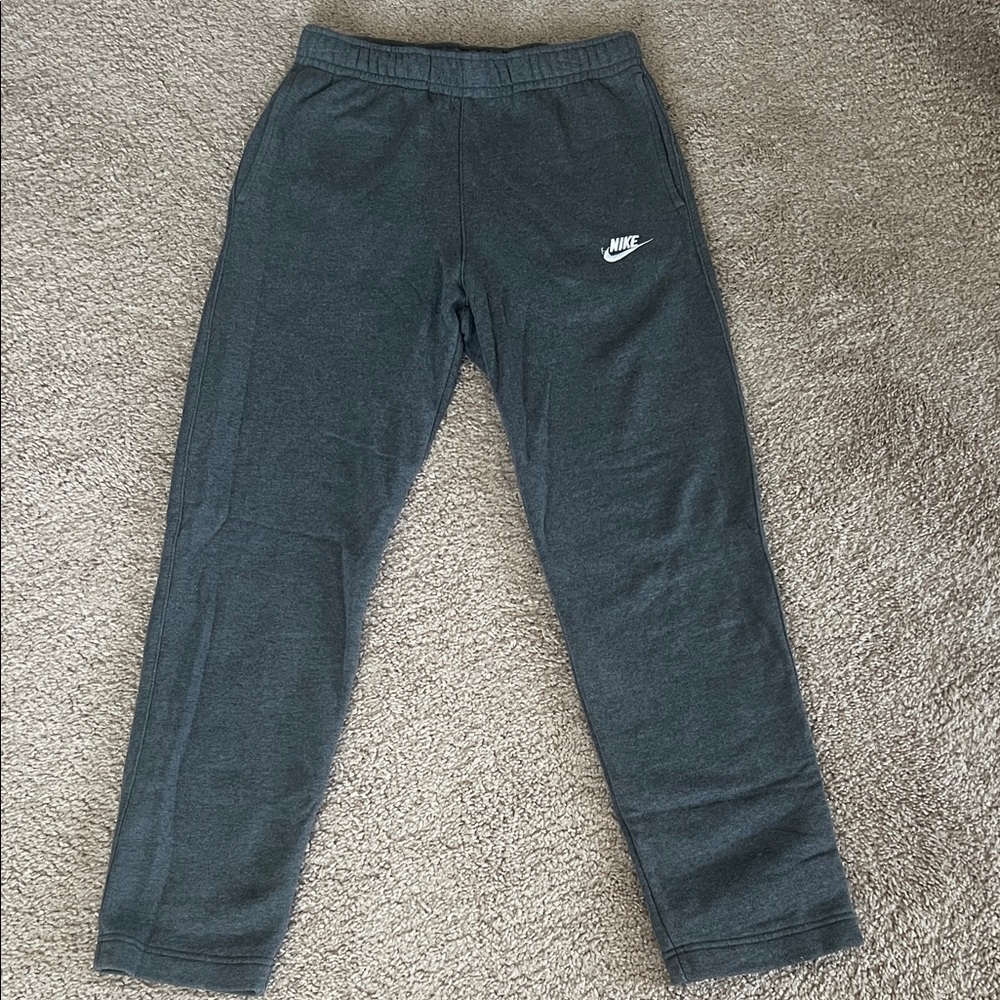 Nike Men’s Charcoal Sweatpants